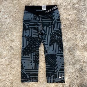 Womens Nike pro cropped leggings